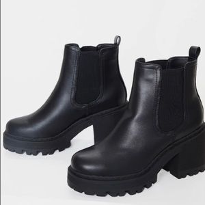 Black Wide Fit Women’s Chunky Heeled Chelsea Boot